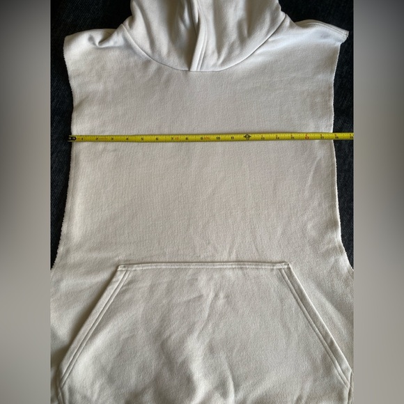 Alo Yoga Men’s Renown Sleeveless Hoodie Bone - Picture 10 of 10